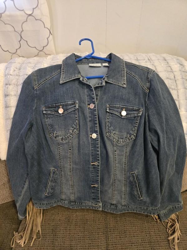 Women's Chicos Platinum Western Denim Jacket Size 3 Trucker Fringe Blue