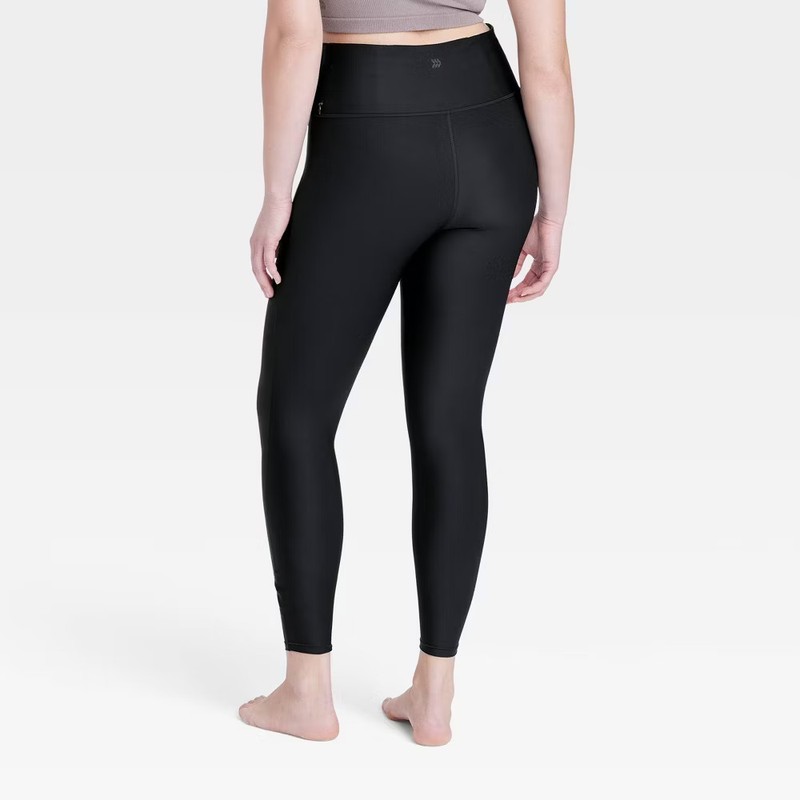Women's Effortless Support High-Rise 7/8 Leggings - All In Motion Black M: