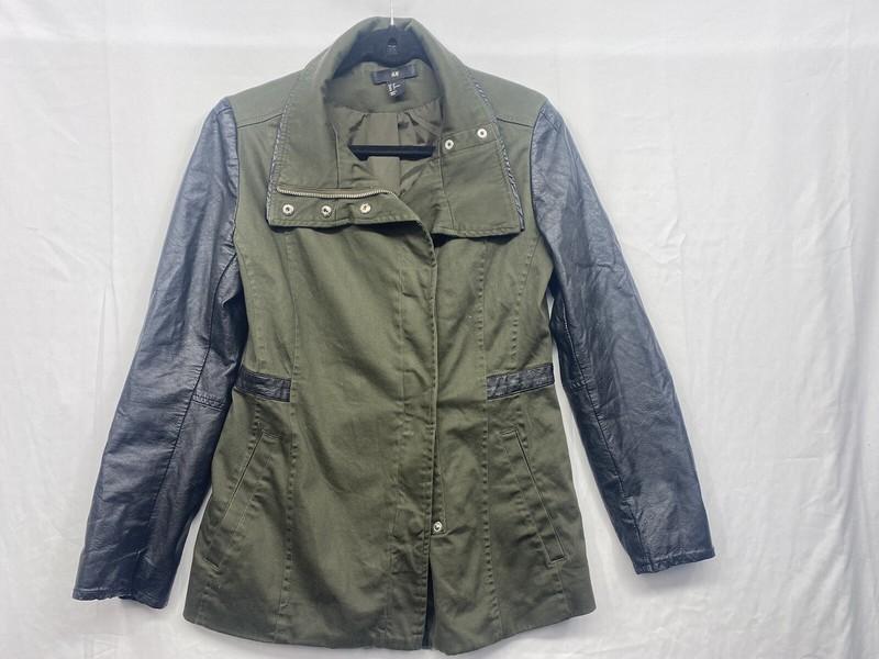 women’s H&M faux leather sleeve jacket size 8 green and black