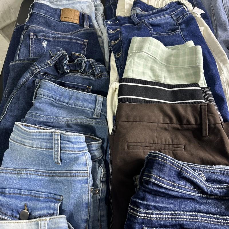 Women’s Jeans Shorts Lot Of 30 Bulk Levi’s American Eagle & Assorted Pants ✅