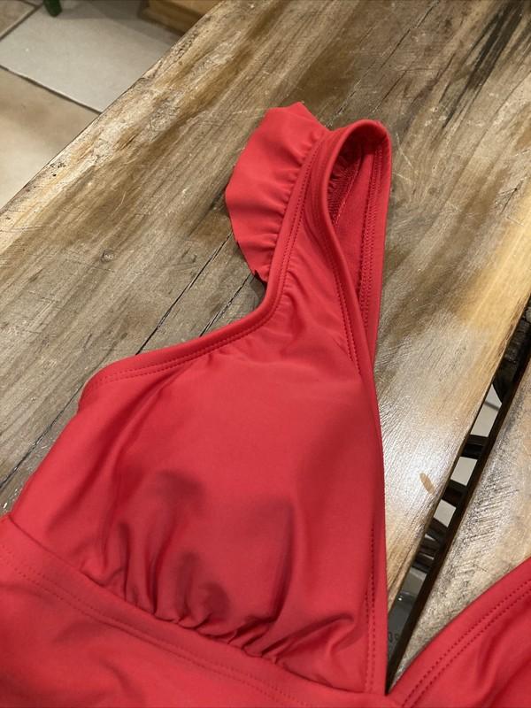 Women’s Kona Sol Red Ruffle High Coverage One Piece Swimsuit Size Large NWT