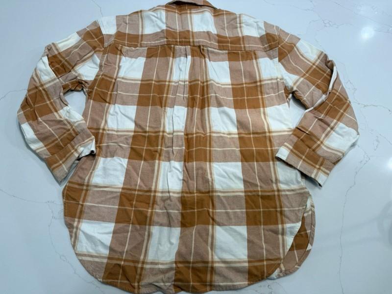 Women's Oversized Flannel Long Sleeve Button Down Universal Thread XSBrown Plaid