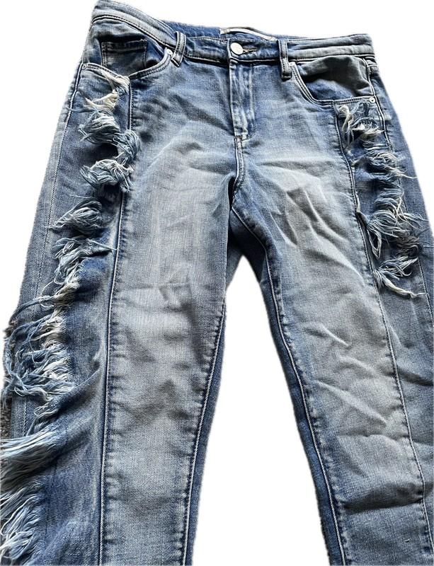 Women’s Size 8 Blue Jeans Chelsea & Violet Frayed Thrashed FREE SHIPPING Pants