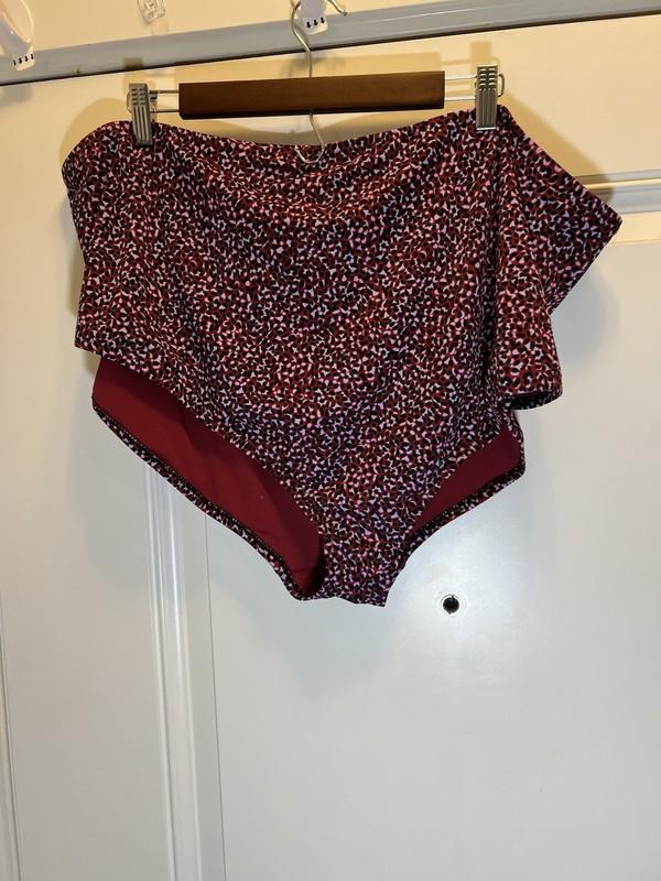Women’s Swim Suit Bottoms Red Cheetah Print Size 6X Swimsuit Swimwear Wear