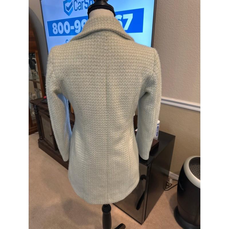 Women’s Womax 3 Button Mint Coat. Size Medium