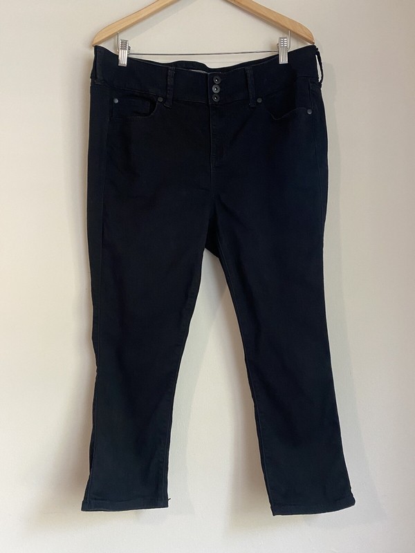Womens Torrid High Rise Crop Black Jeggings Skinny Super Soft Jeans Size 16