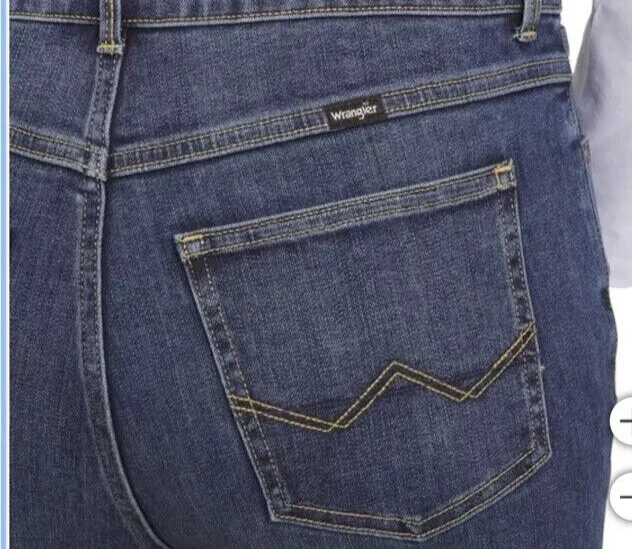 Wrangler Women's High-Rise Bootcut Free To Stretch Jeans E11