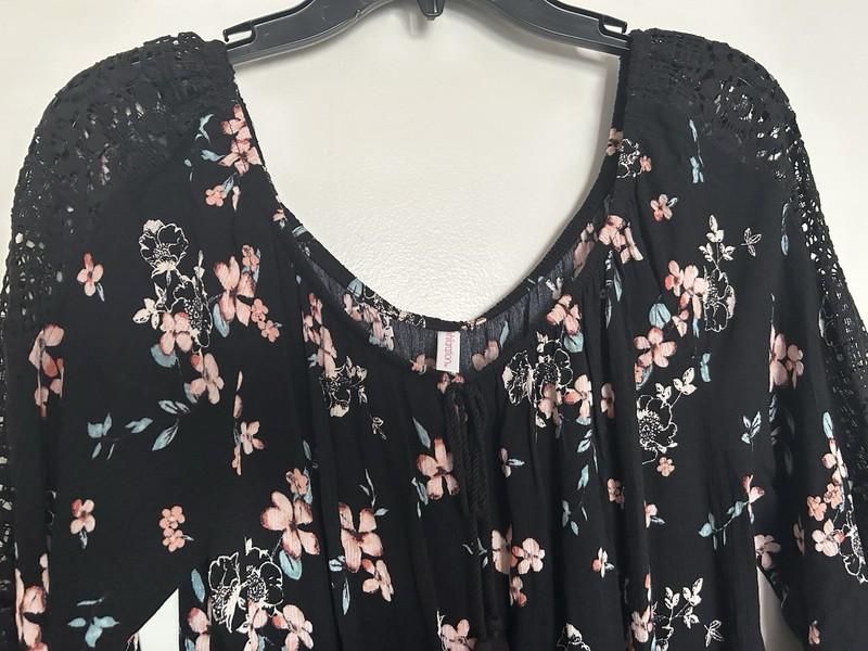 Xhilaration Black Floral Long Sleeve Shorts Crinkle Romper Crochet Detail Sz M