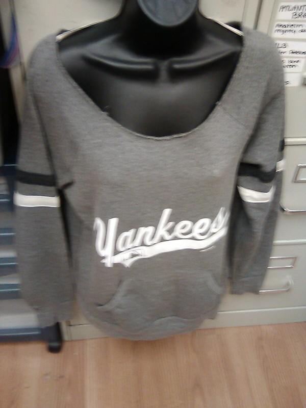 *YANKEE WOMEN LONG SLEEVE Sweat Shirt L*