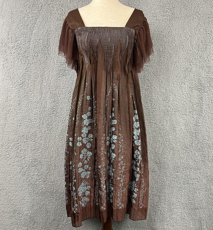 Young Essence Mini Dress Womens M/L Brown Blue Floral Smocked Flutter Slv Fairy