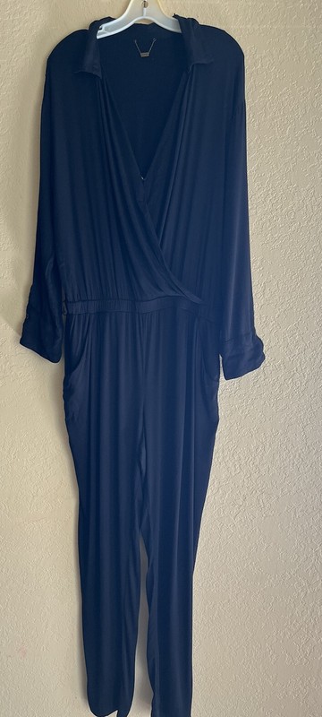 Young Fabulous & Broke Women’s Black Zander Jumpsuit Size L Long Sleeve V-Neck S