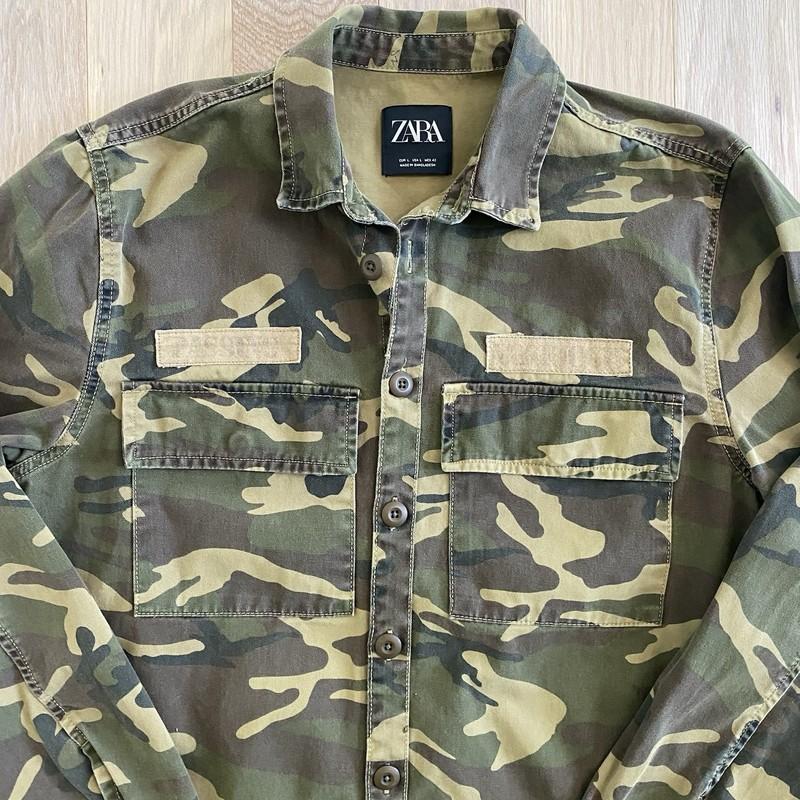 Zara Trucker Jacket Size Large Green Camouflage Pockets