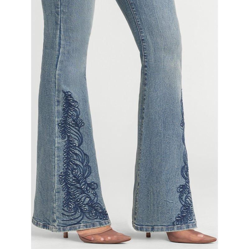 Jessica Simpson Women's And Women's Plus Daisy Fitted Flare Jeans Sizes 2-26W