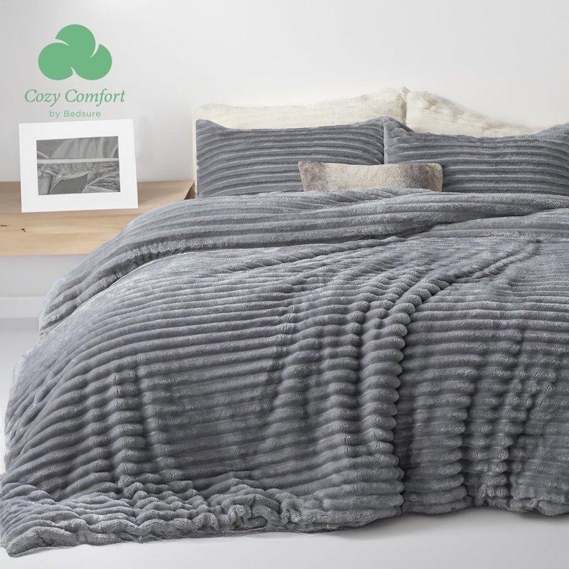 Cozy Comfort 3 Pieces Fluffy Queen Comforter Set Super Soft Faux Fur Grey Bedding Set 1 Luxury Shaggy Fuzzy Comforter with 2 Pillowcases