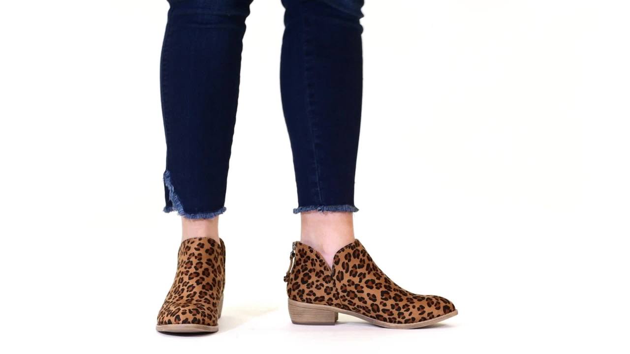 Journee Women's Livvy Ankle Booties With Back Zipper And Stacked Heel – Wide And Standard Widths