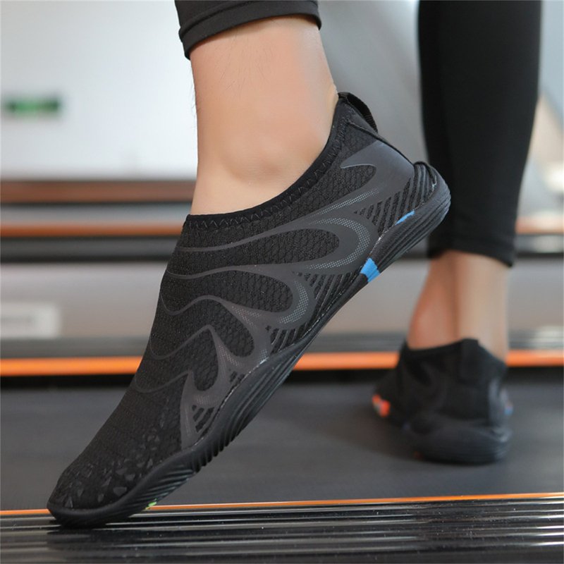 ATOGUTA Kids Aqua Beach Shoes Non-Slip Boys Girls Water Shoes for Beach and Pool Use Lightweight and Breathable Swim Shoes Quick-Dry Black