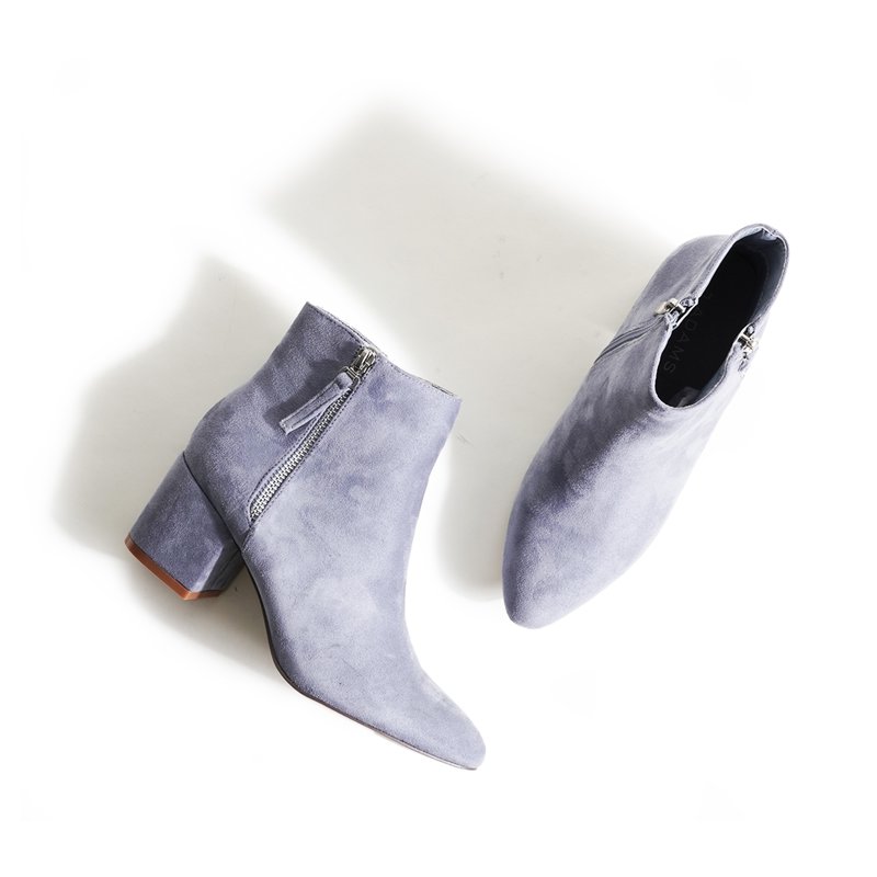 J. Adams Zuma Ankle Bootie Stylish And Comfortable Close-Pointed Toe Low Block Zip-Up Women's Boot