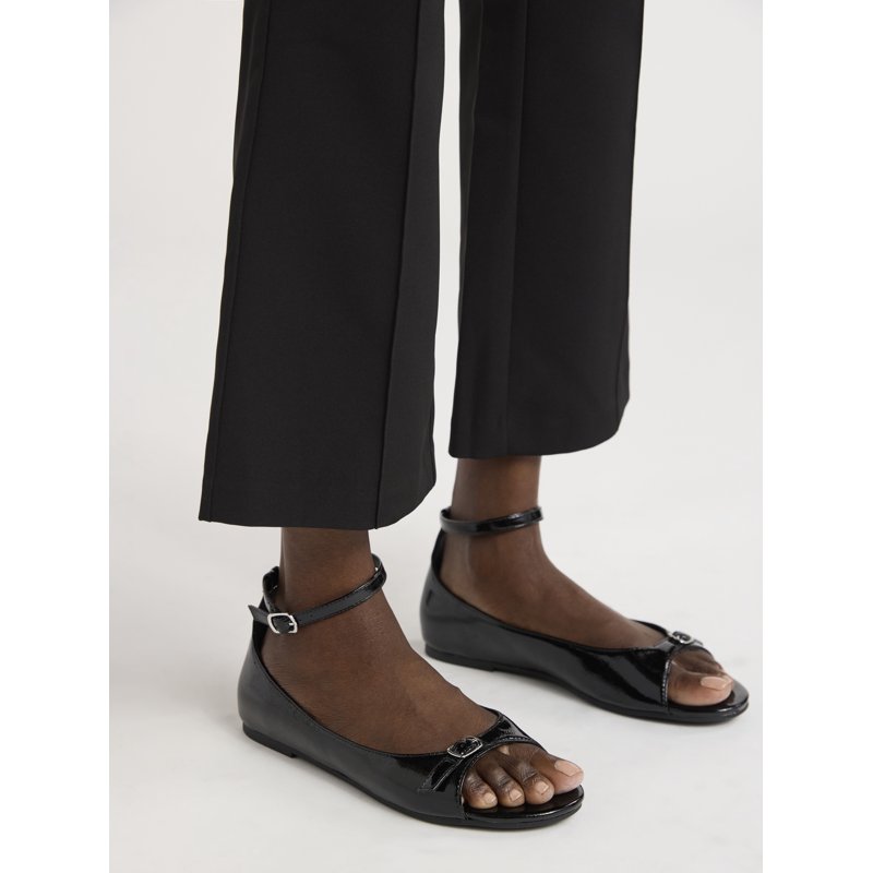 Scoop Women's Open Toed Flats With Adjustable Ankle Strap