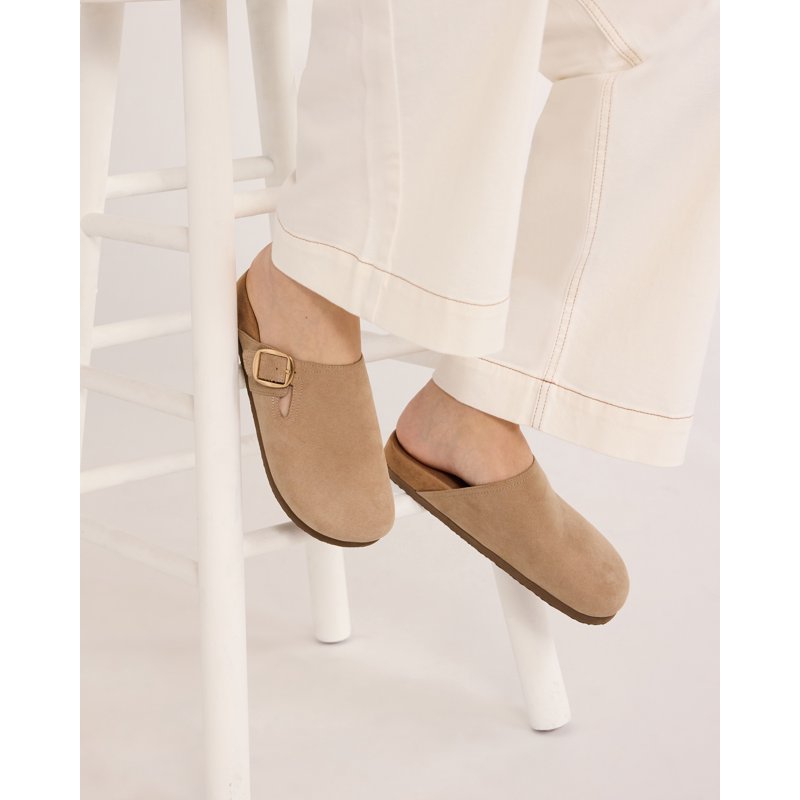 Time And Tru Women's Buckle Clogs