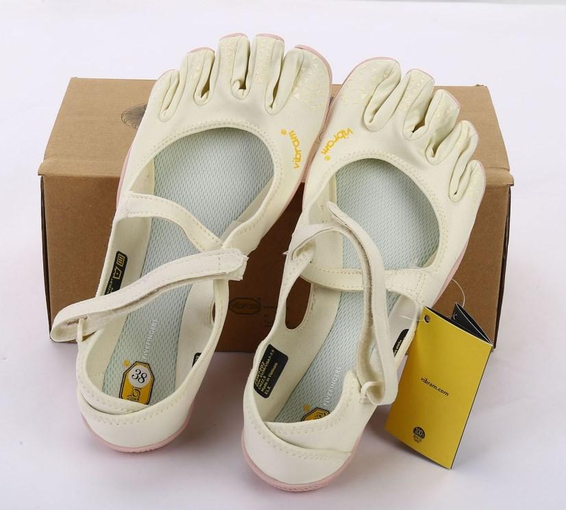 Vibram FiveFingers Women's V-Soul Sneaker