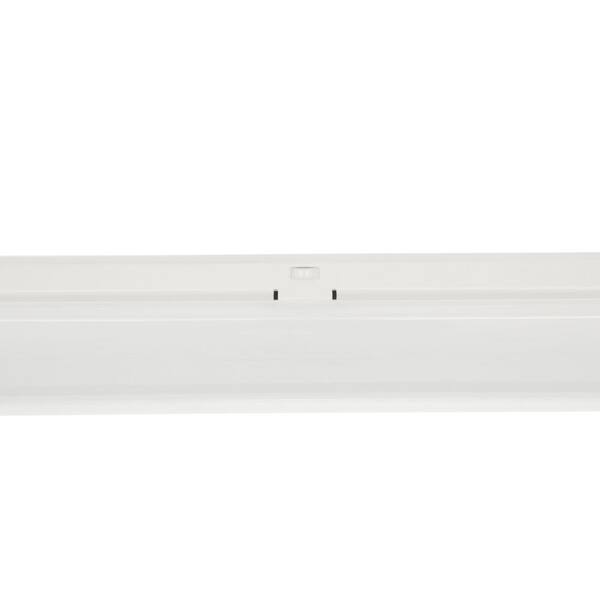 Metalux 4 Ft. Linear White Integrated LED Warehouse Strip Light With 4760 Lumens 4000K UNV Voltage
