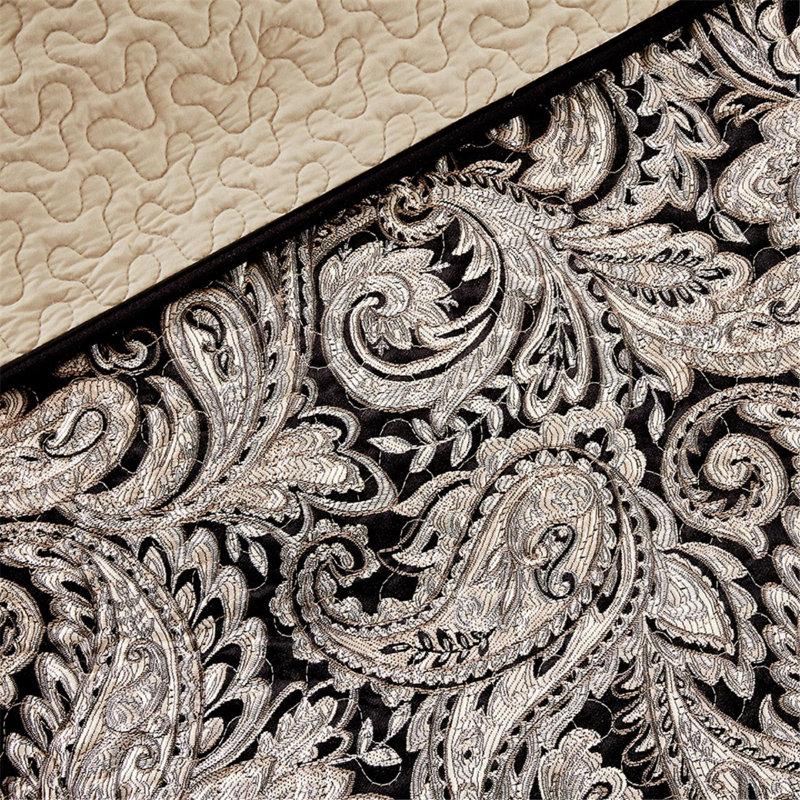 Wayfair Aubrey 6 Piece Jacquard Quilt Set With Throw Pillows