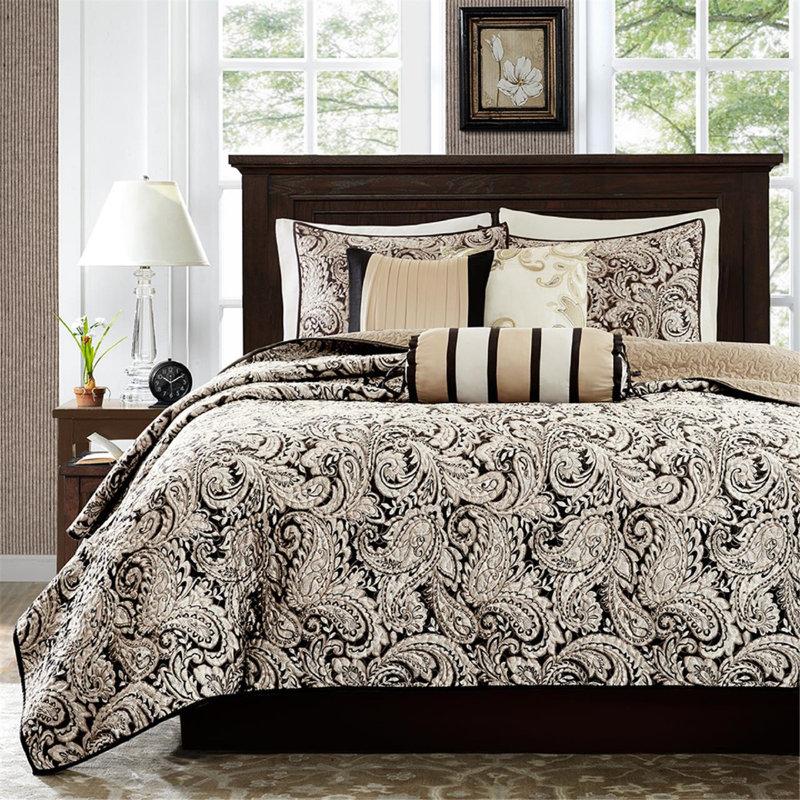 Wayfair Aubrey 6 Piece Jacquard Quilt Set with Throw Pillows