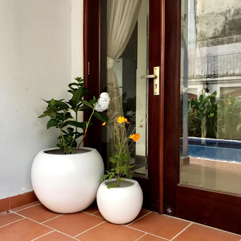 Wayfair Dorlis Fiberstone Pot Planter