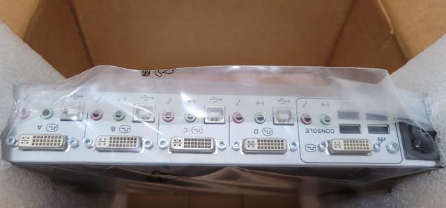 Avocent SC440-001 SwitchView SC 1 X 4 Secure KVM Desktop Appliance