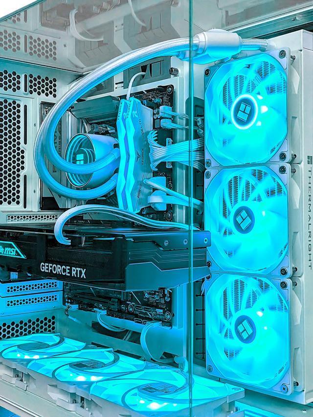 Cobratype Venom Gaming PC - Ryzen 7 9700X RTX 5090 360mm AIO Liquid Cooler 32 GB DDR5 RAM 2 TB NVMe Windows 11