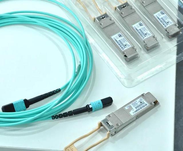 For CISCO QSFP-40G-SR4 850NM-0.3KM-MM-QSFP+ Optical Module