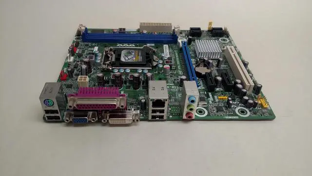 Intel DH61CR LGA 1155/Socket H2 DDR3 SDRAM Desktop Motherboard