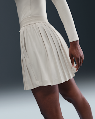 Nike Nike 24.7 PerfectStretch Women's Dri-FIT High-Waisted Loose Pleated Shorts