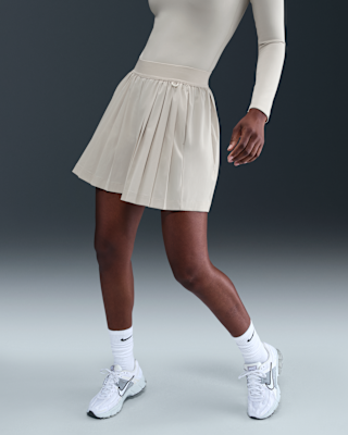 Nike Nike 24.7 PerfectStretch Women's Dri-FIT High-Waisted Loose Pleated Shorts