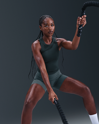 Nike Nike One Fitted Women's Dri-FIT Cropped Tank Top