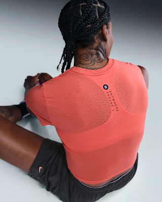 Nike Sabrina Women's Short-Sleeve Cropped T-Shirt