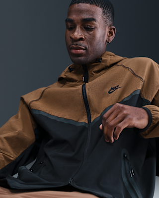 Nike Nike Tech Men's Dri-FIT Woven Camo Windrunner Jacket