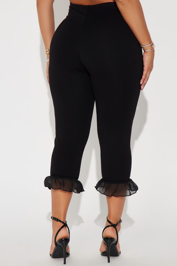 Fashion Nova Charlotte Ruffle Capri Legging - Black