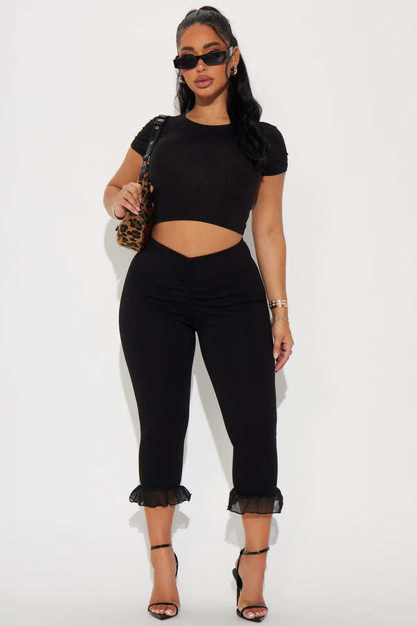 Fashion Nova Charlotte Ruffle Capri Legging - Black