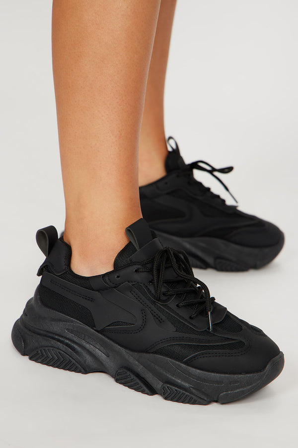 Fashion Nova Feelin' My Vibe Sneakers - Black