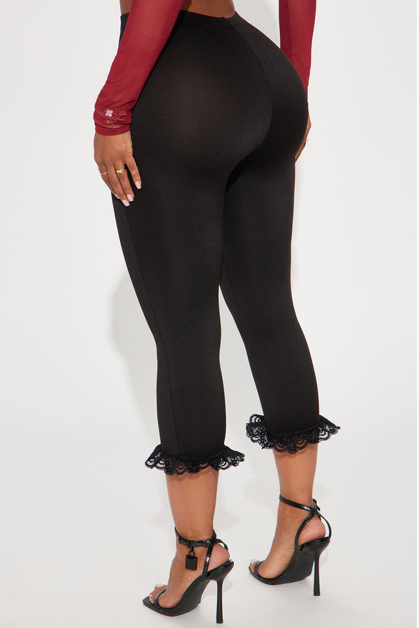 Fashion Nova Roma Ruffle Trim Capri Legging - Black