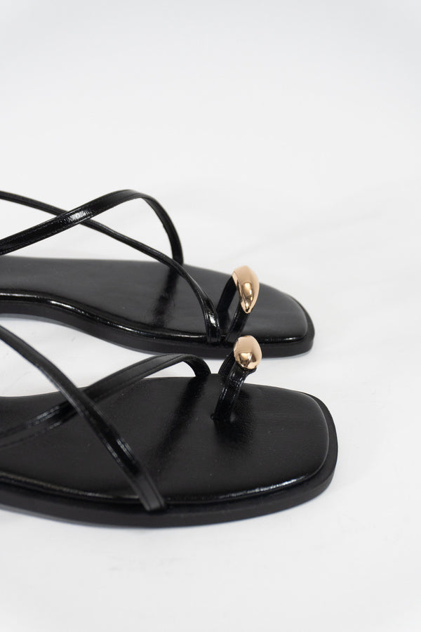 Forever21 Crisscross Toe-Ring Sandals BLACK
