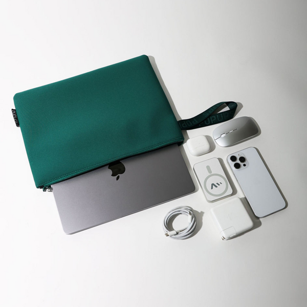Forever21 LAPTOP SLEEVE EMERALD