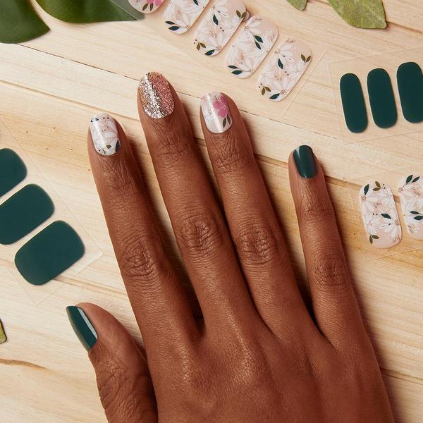 Ulta Dashing Diva  Magnolia Vine Gloss Ultra Shine Gel Palette