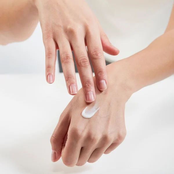 AMELIORATE Resurfacing Facial Mask 30ml