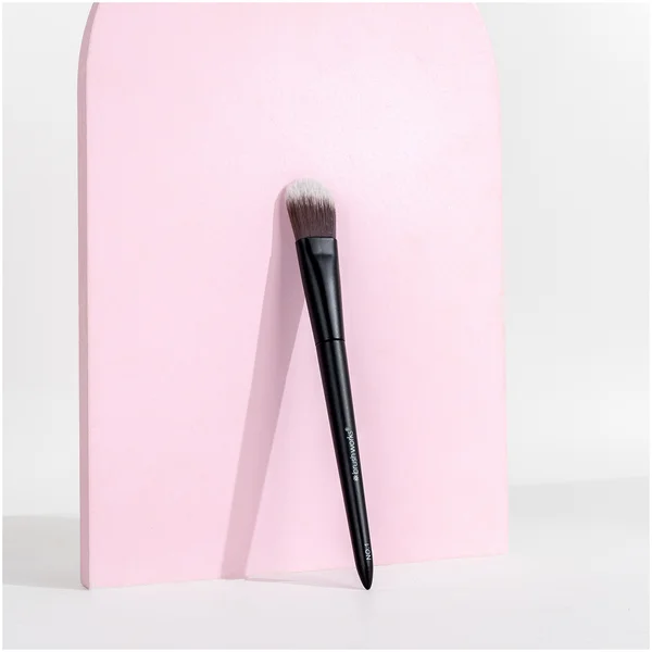 Brushworks No. 1 Foundation Brush