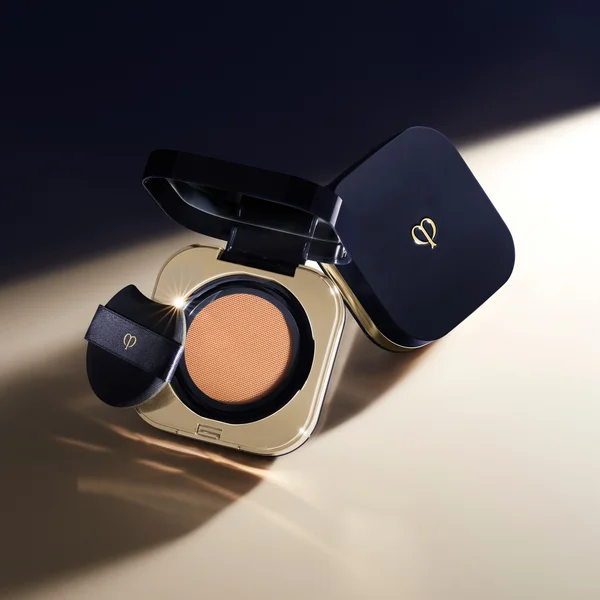 Clé De Peau Beauté Radiant Cushion Foundation Natural 28ml (Various Shades)