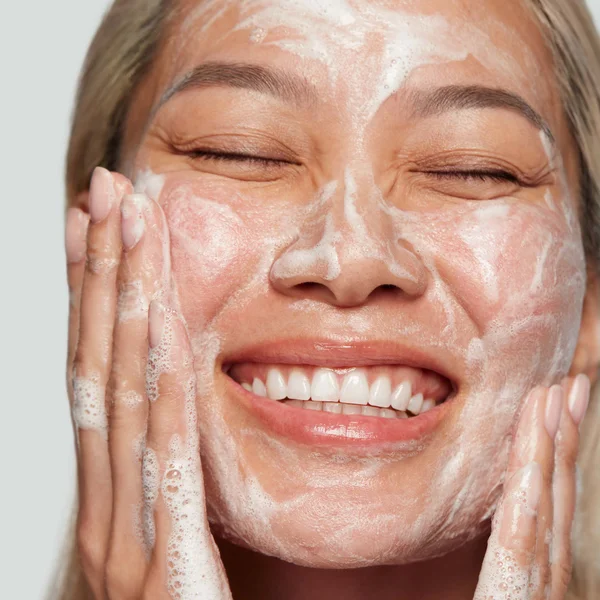 Exclusive Kate Somerville ExfoliKate Cleanser Daily Foaming Wash 240ml