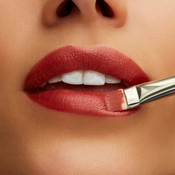 MAC Lustreglass Lipstick 3g (Various Shades)