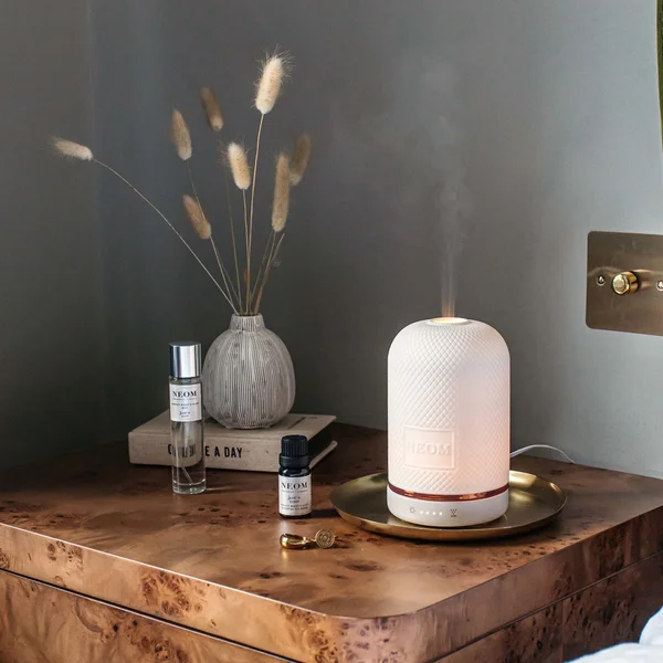 NEOM Wellbeing Bedtime Hero Essential Oil Blend